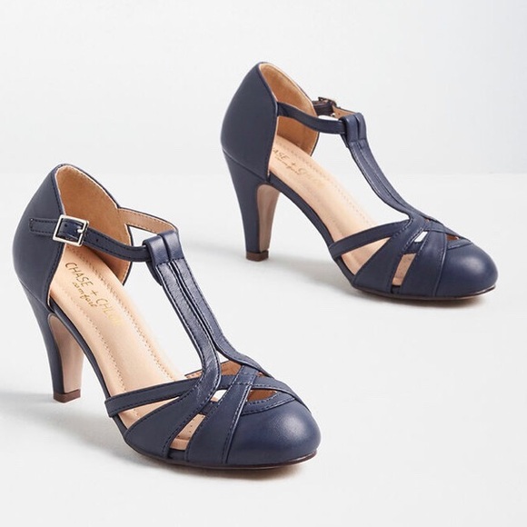 Chase + Chloe Shoes - Chase + Chloe Give Me a T-Strap Heel